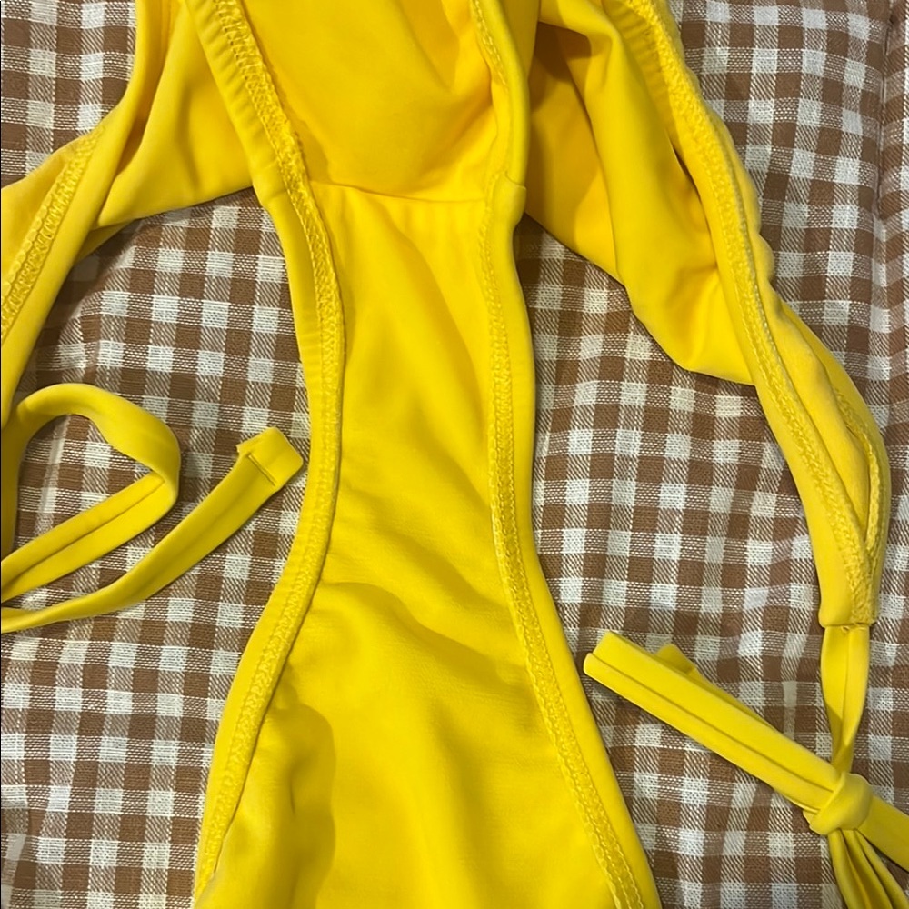 Shade & Shore Yellow Ruffled Bikini Set - Picture 6 of 6